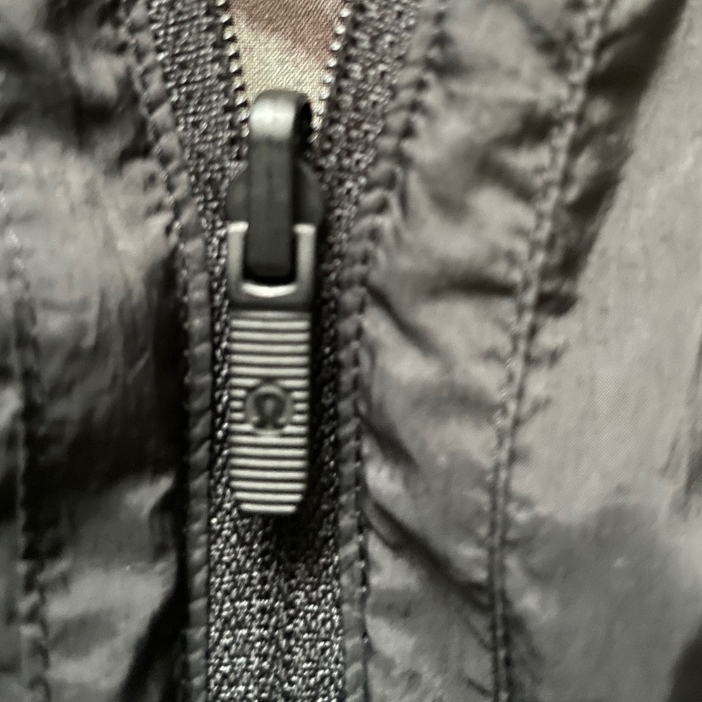 Lululemon Reversible Bombs Away Jacket - Picture 4 of 6